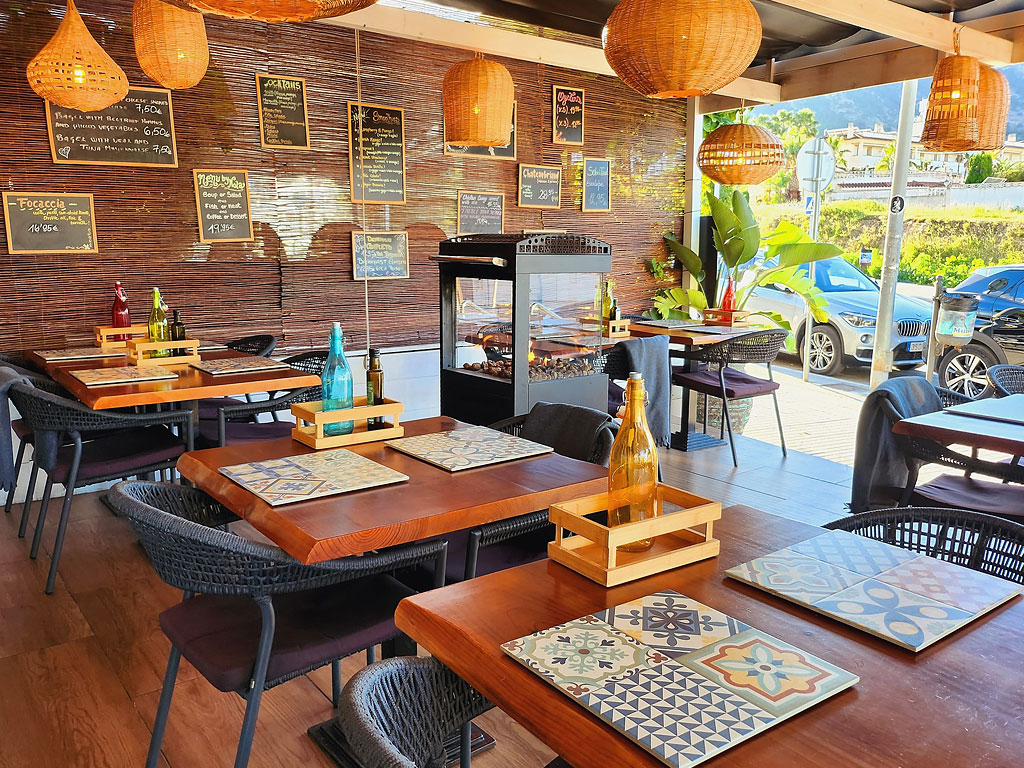 Inside LaCena by Nola location Albir