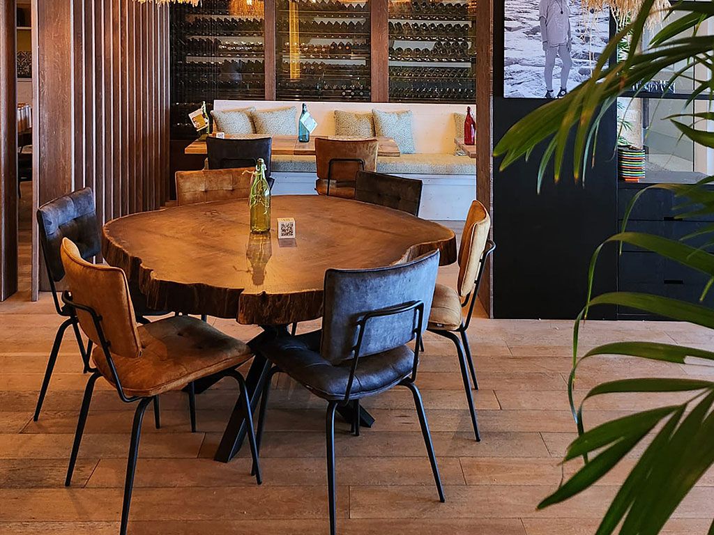 Inside LaCena by Nola location Campello