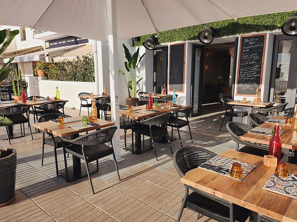 Let's eat at LaCena by Nola location Altea Boulevard