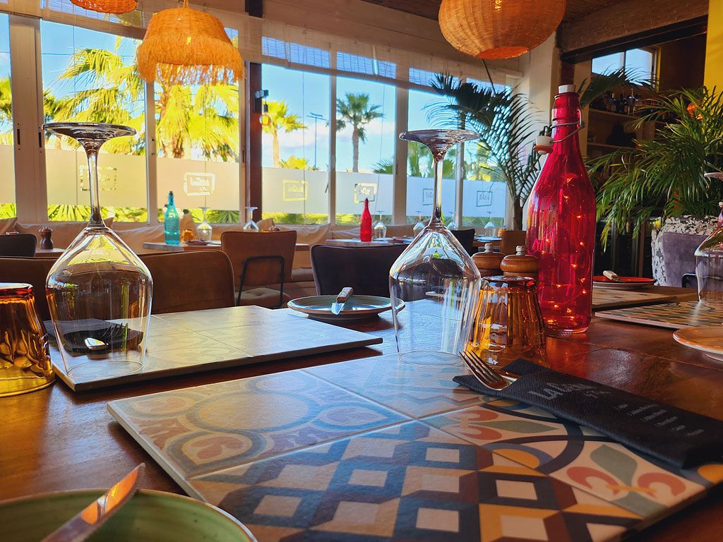 Inside LaCena by Nola location Albir