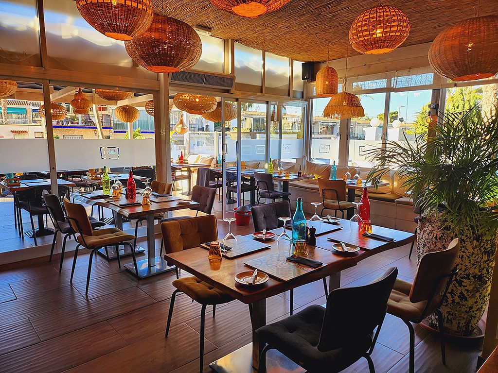 Inside LaCena by Nola location Albir