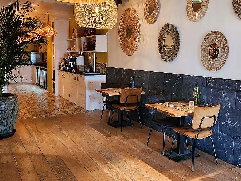 Inside LaCena by Nola location Campello