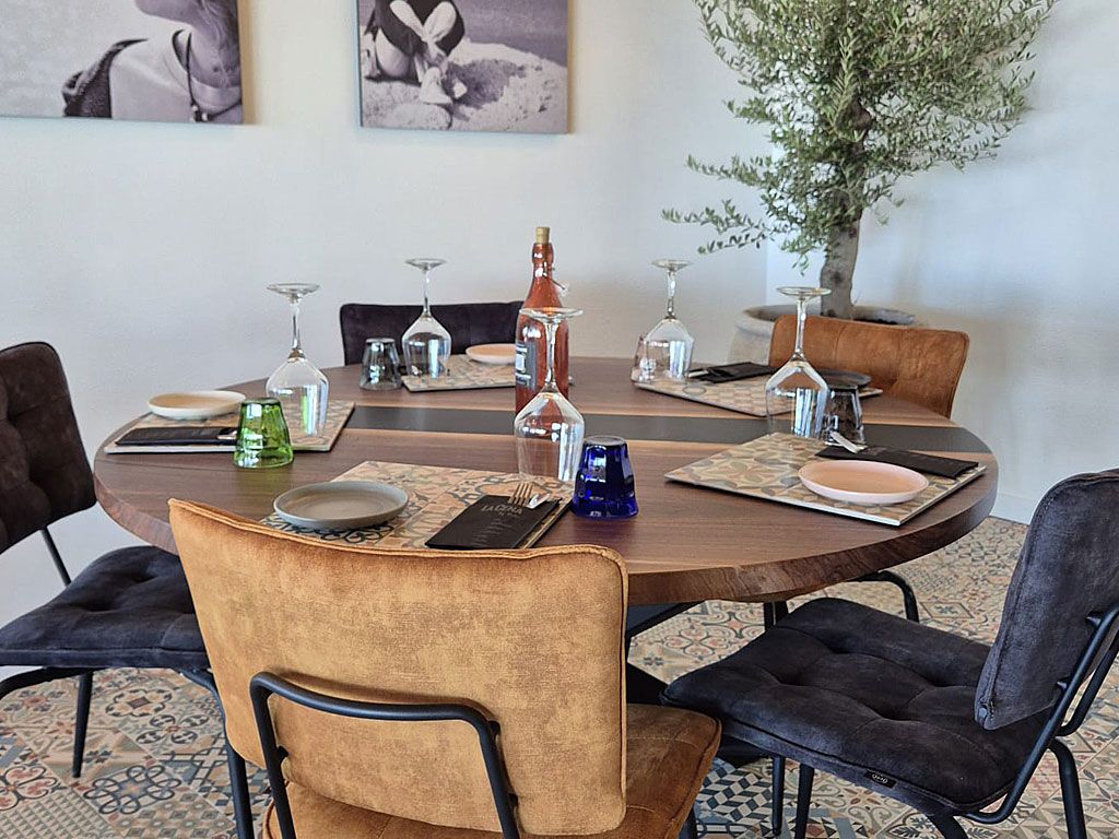 Inside LaCena by Nola location Villajoyosa